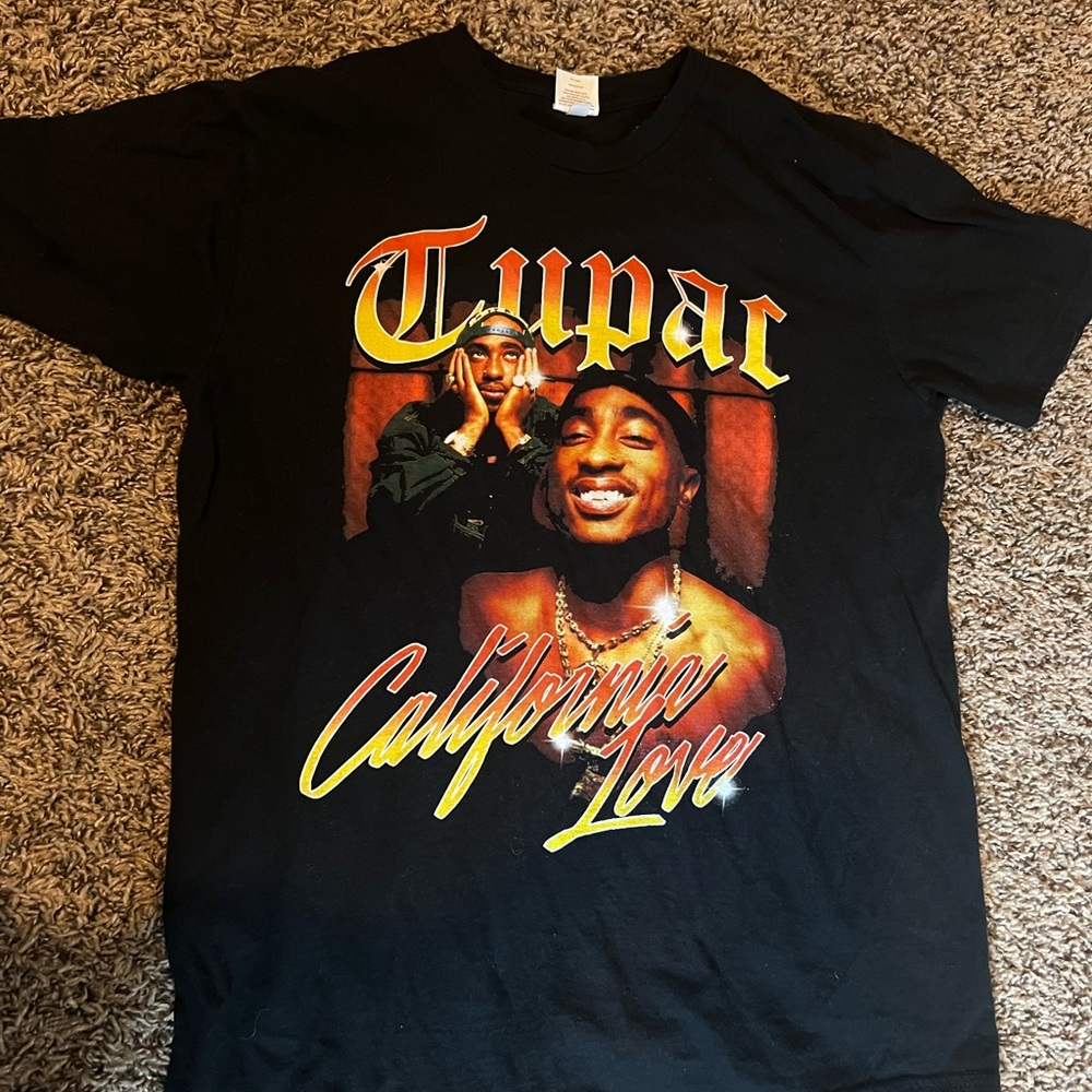 Tupac Graffic tee